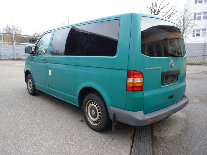 Ansicht von hinten schräg links