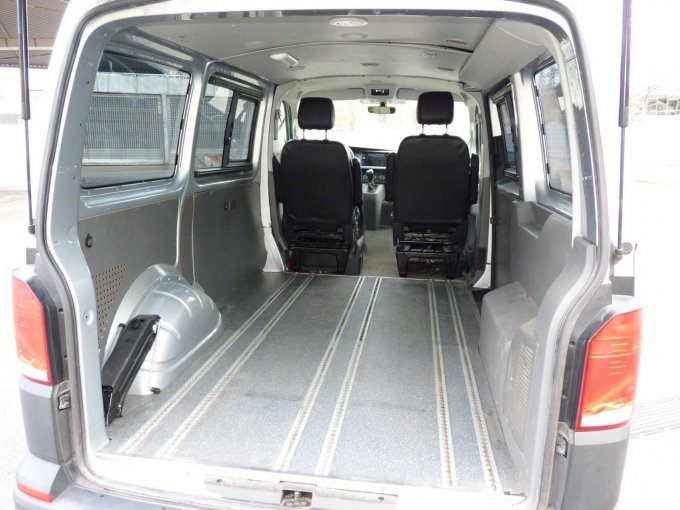 Nahaufnahme Sicht in Fond von hinten