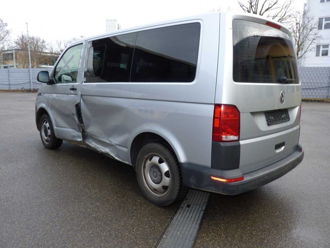 Ansicht von hinten schräg links