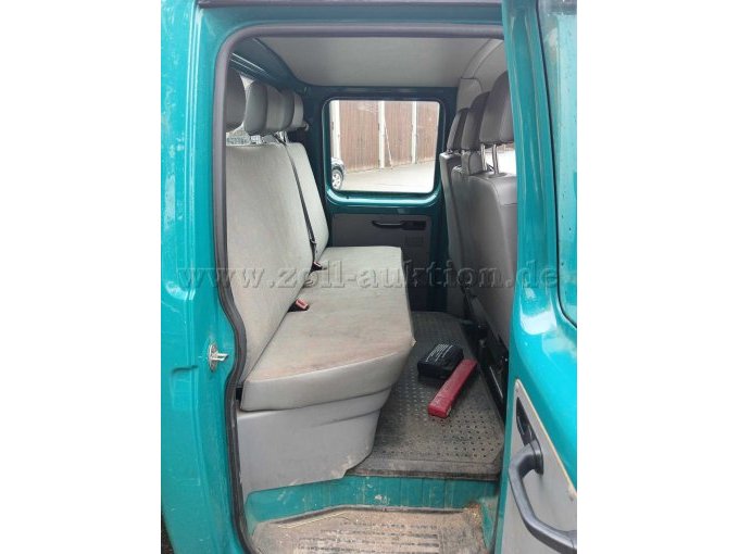 1 Volkswagen VW T 5 Transporter met laadbak – foto 6 – kavel bij Zoll-Auktion, Schongau
