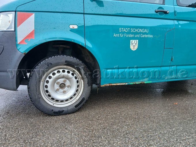 1 Volkswagen VW T 5 Transporter met laadbak – foto 2 – kavel bij Zoll-Auktion, Schongau