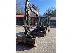 Volvo Bagger vorne