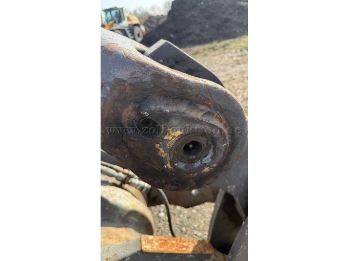 Ansicht Bolzen fest geschweißt Hubgerüst