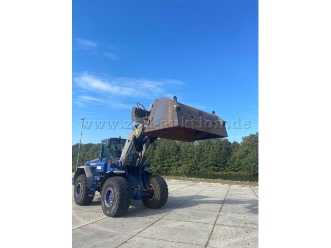 1 Volvo Radlader Typ L110E mit 7.473 Betriebsstunden – foto 18 – kavel bij Zoll-Auktion, Saterland