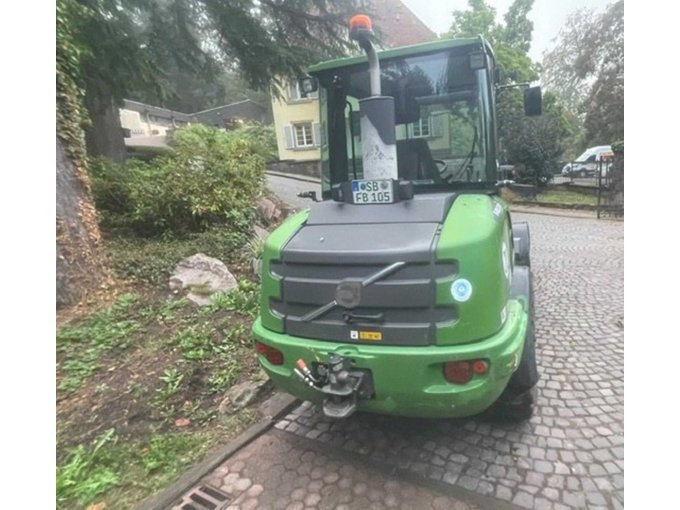 Hinten
