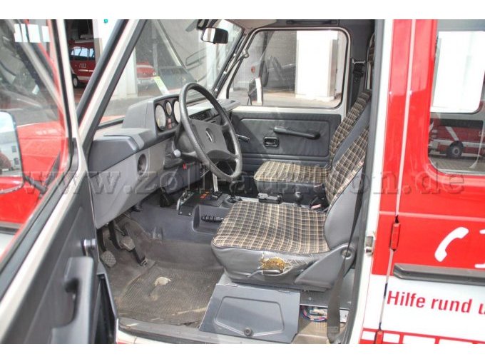 Innenraum
Fahrerseite Einstieg