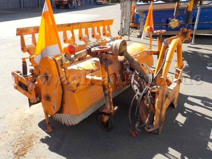 1 Vorbaukehrmaschine Schmidt Typ VKS 4.2 – foto 5 – kavel bij Zoll-Auktion, Würzburg