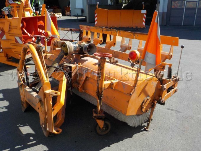1 Vorbaukehrmaschine Schmidt Typ VKS 4.2 – foto 6 – kavel bij Zoll-Auktion, Würzburg