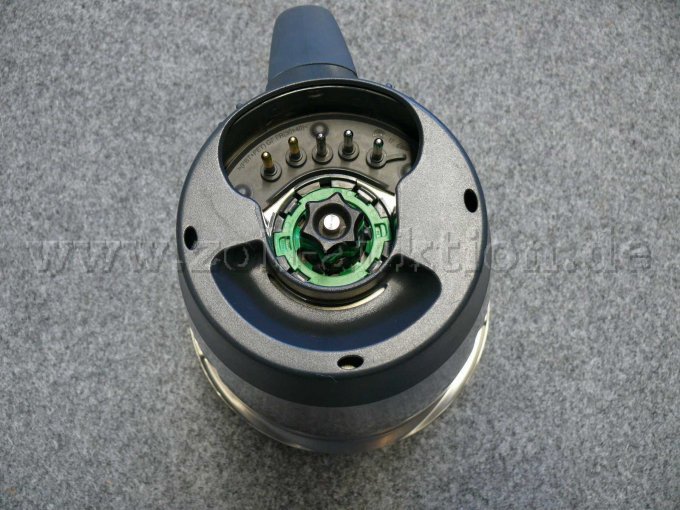 Thermomix TM6, Kontaktstifte am Mixtopffuß