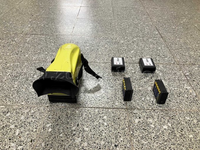 Kamera und Batteriepacks hinten
