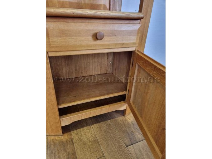 Schrank (Tür unten)