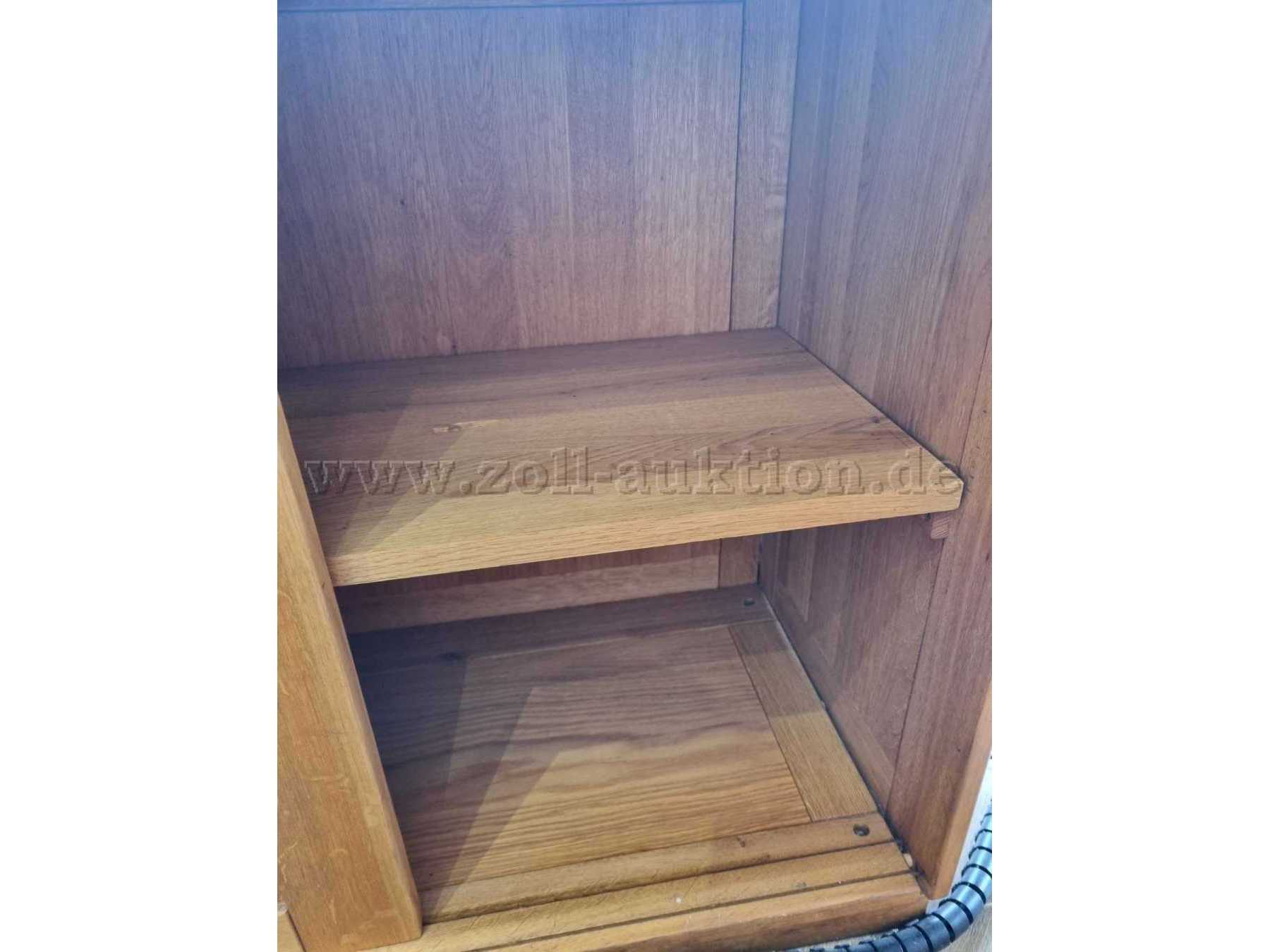 Schreibtisch innen