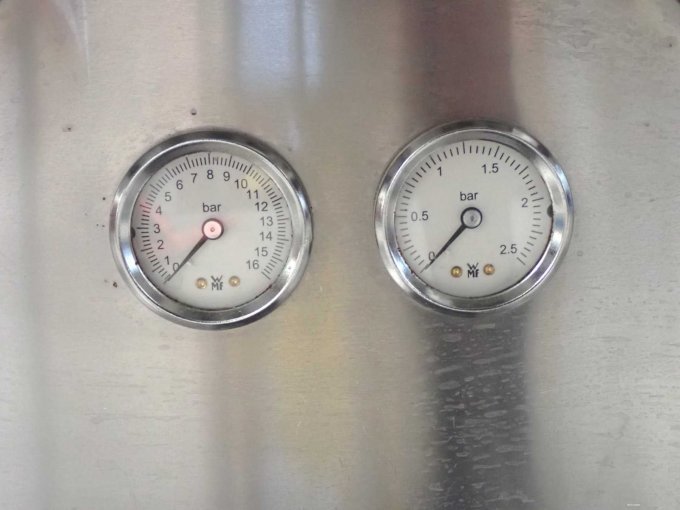 Blick auf die Druckmessuhren