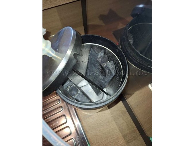 Milchbehälter mit Kühlakkus