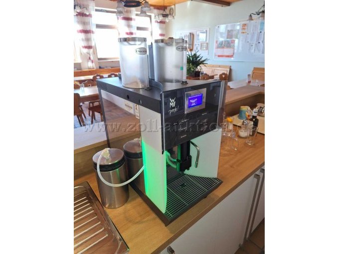 mit Milchkühlbehälter