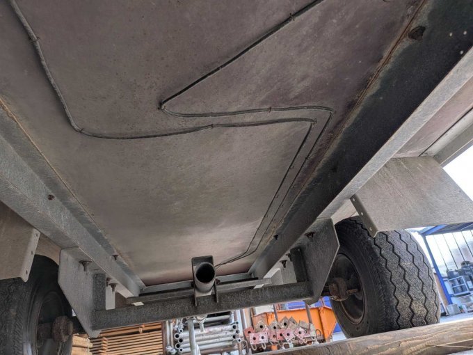 Unterboden von hitnen