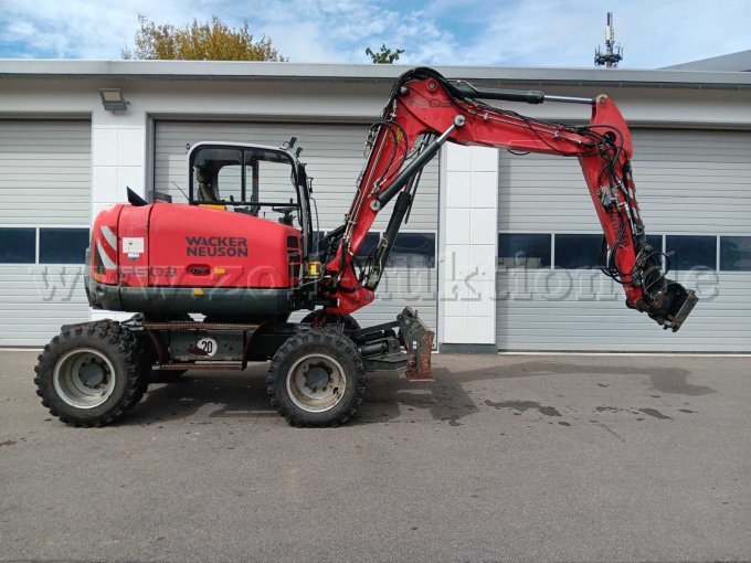 Wacker-Neuson Bagger Ansicht Fahrtrichtung rechts