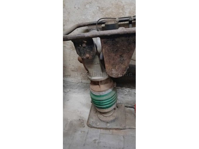 Gesamtansicht Rüttelstampfer