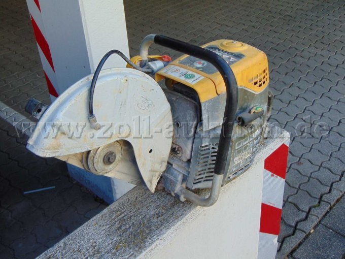 Wacker Neuson Benzintrennschneider BTS635s Ansicht von schräg vorne