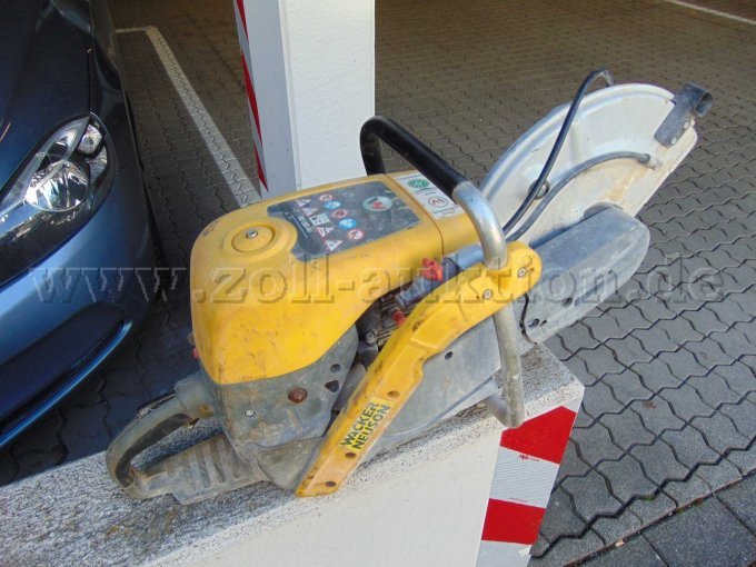 Wacker Neuson Benzintrennschneider BTS635s Ansicht von rechts