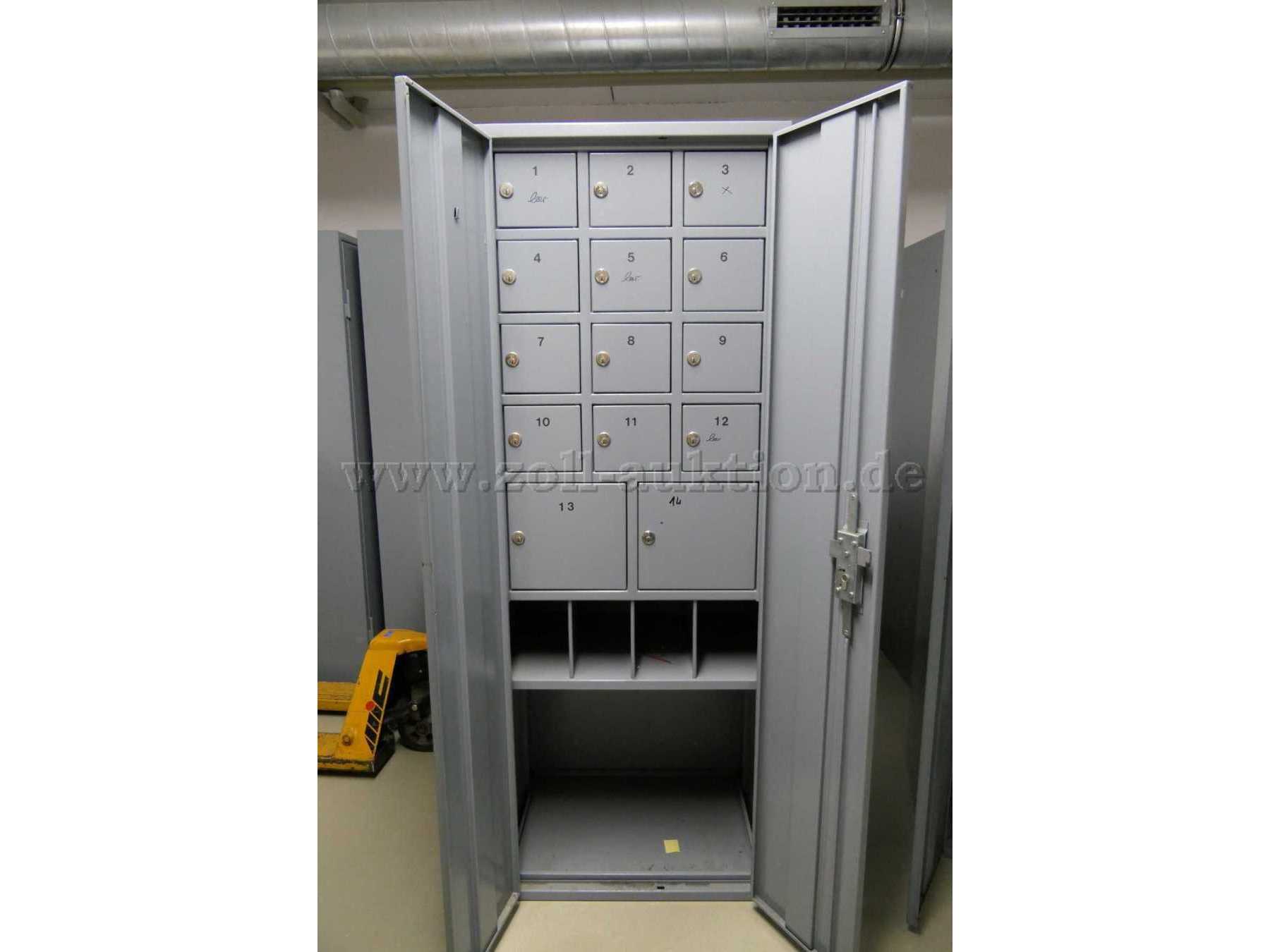 Stahlschrank, Fächer