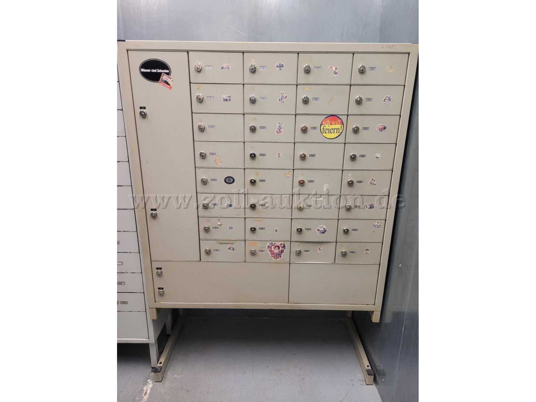 Waffenschließfachanlage