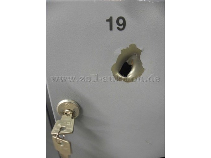 Fach 19 Beschädigung 1