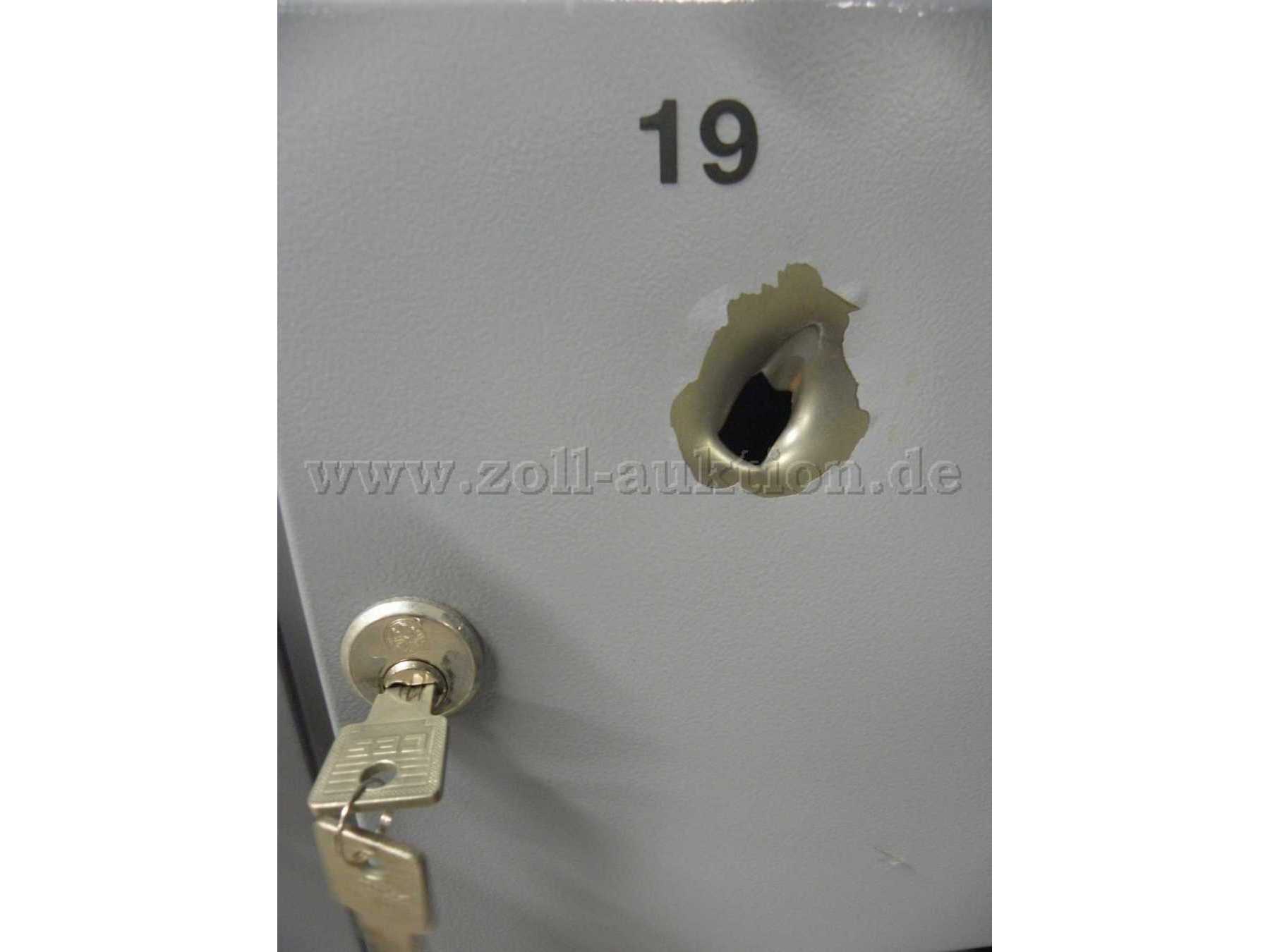 Fach 19 Beschädigung 1