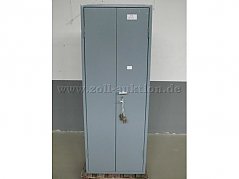 vordere Ansicht vom Schrank