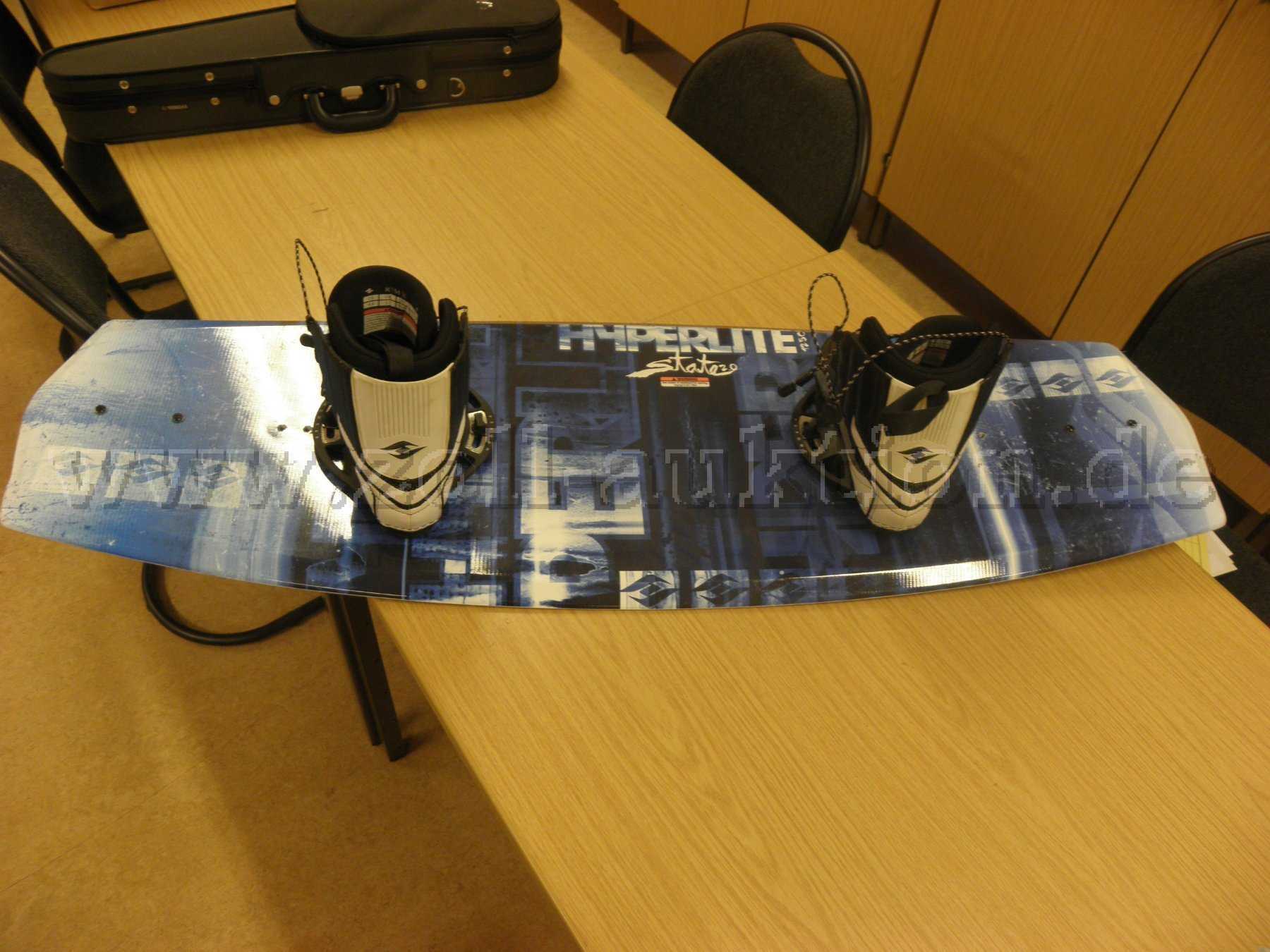 Wakeboard mit Bindung
