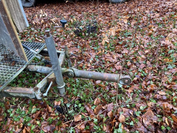 Unvollständige Anhängerkupplung