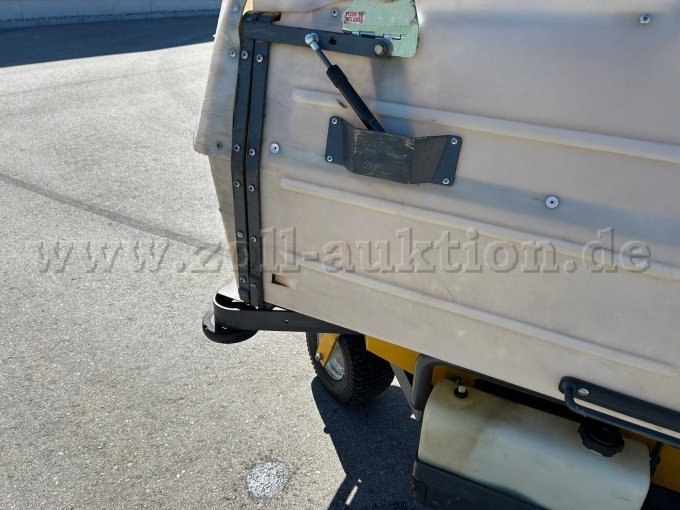 Beschädigung am Grasbehälter