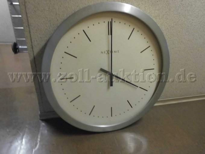 Uhr Front
