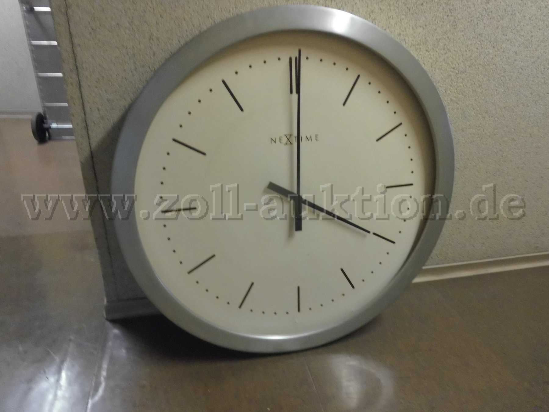 Uhr Front
