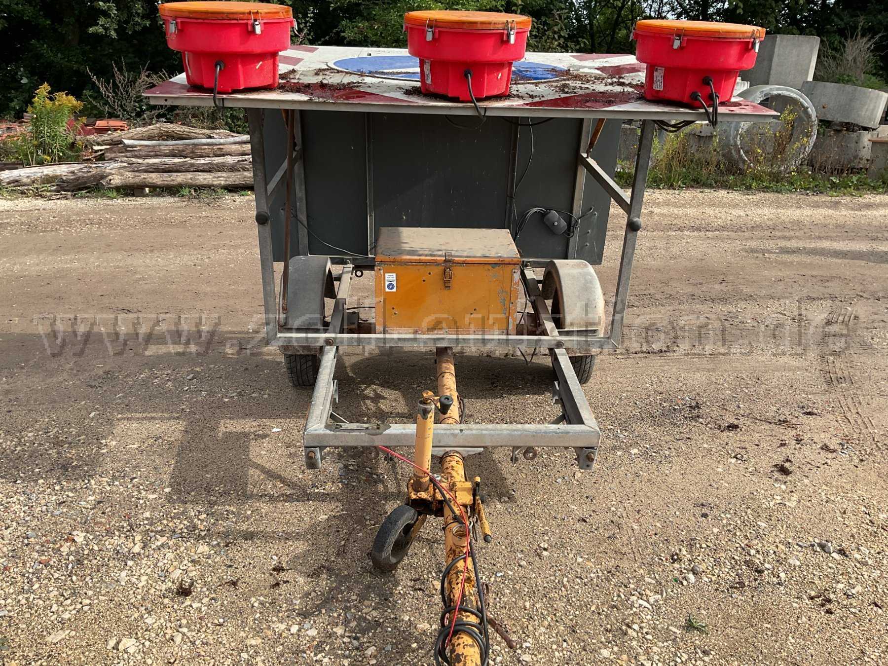 Frontansicht Anhänger