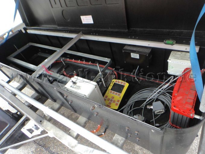 Warnleitanhänger Nissen, Steuerungs-/Akkukasten ohne Batterien