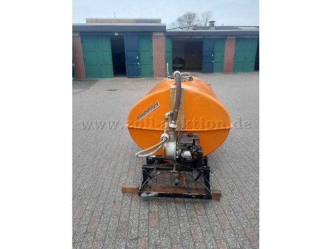 Wasserfass Vorderansicht