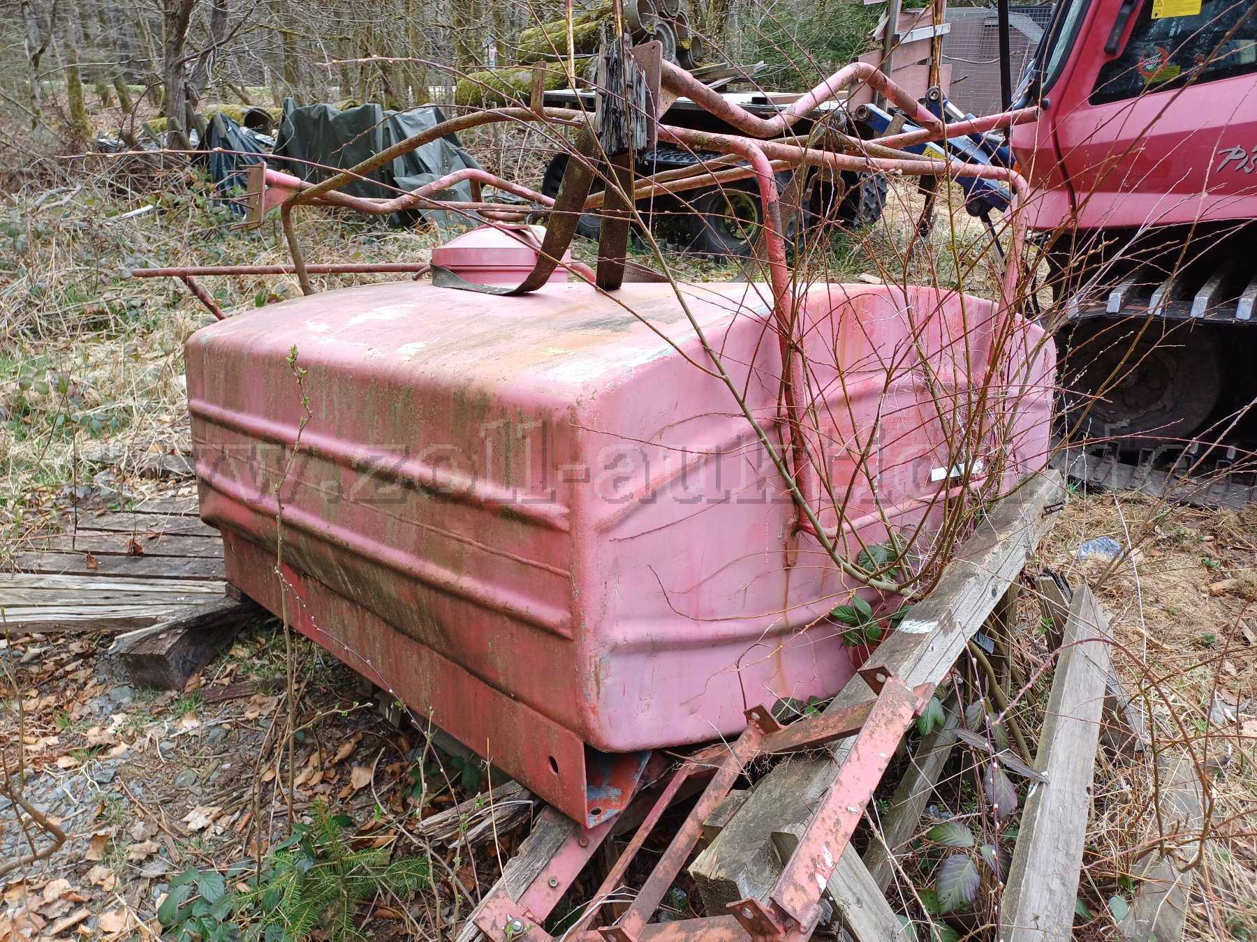 Tank - Außenansicht 1