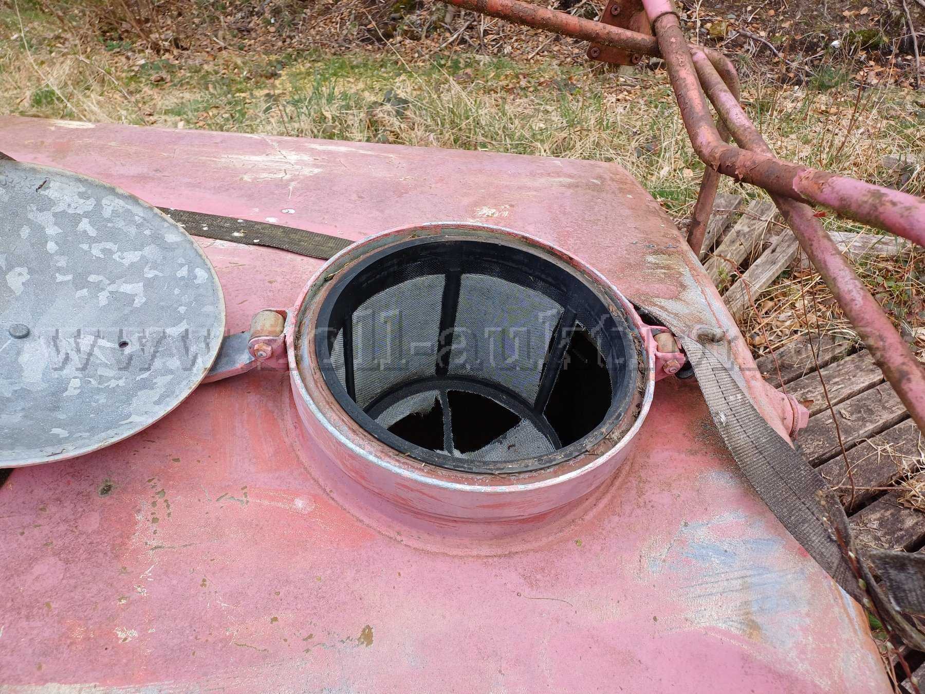 Tank - Öffnung - Foto 1