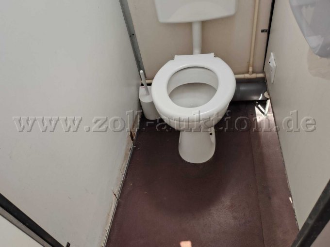 Ansicht von Innen auf ein Stand WC von oben