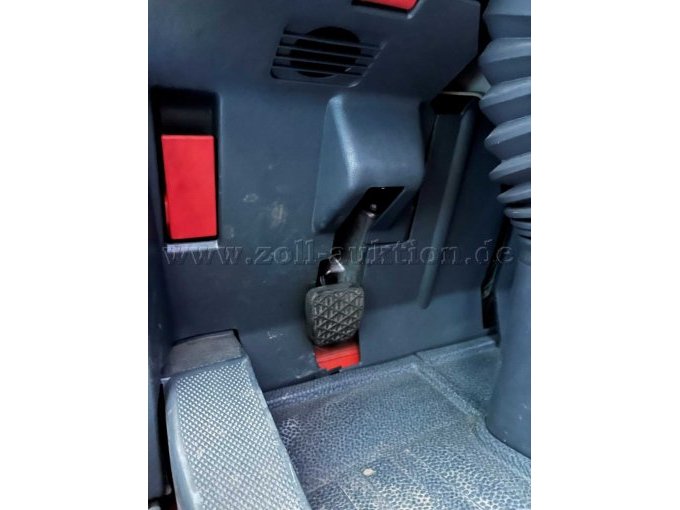 Kupplungspedal abgeklappt