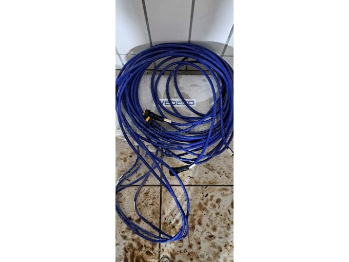 Verteilerkasten mit Anschlusskabel