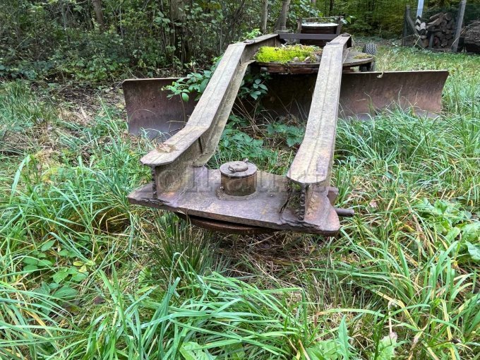 Vorderansicht Wegehobel