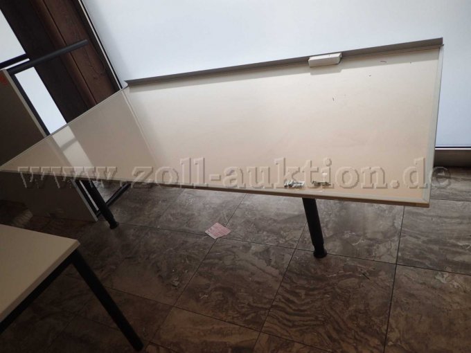 Weißwandtafel
Maße: 220 x 120 cm