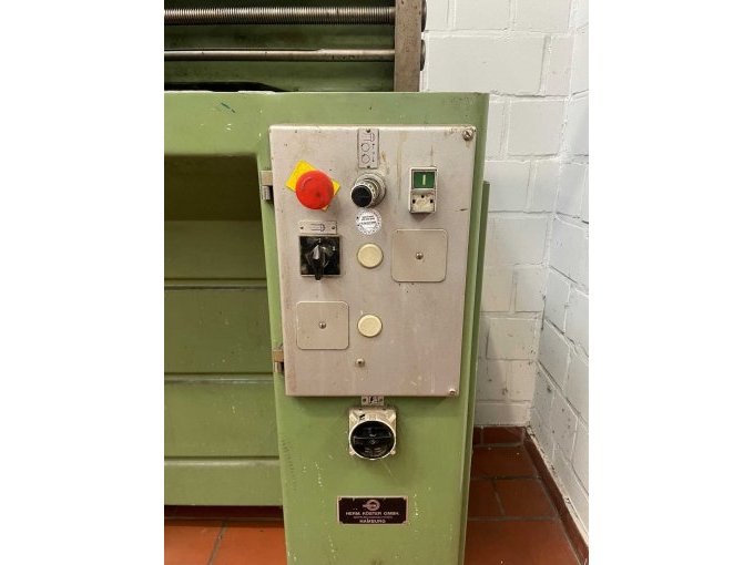 Elektrische Schalttafel mit Not-Aus