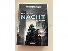 Hardcover mit leichten Lagerspuren an den Ecken