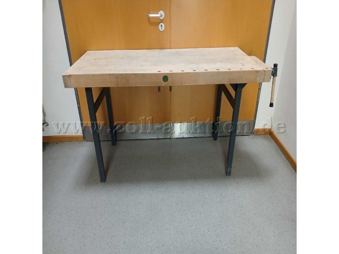Werkbank mit Schraubstock, Foto 2