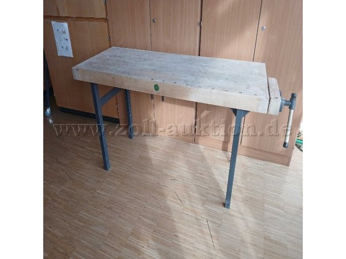 Werkbank mit Schraubstock, Foto 1