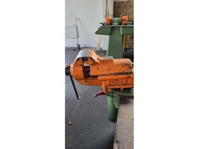 Schraubstock mit Höhenverstellung