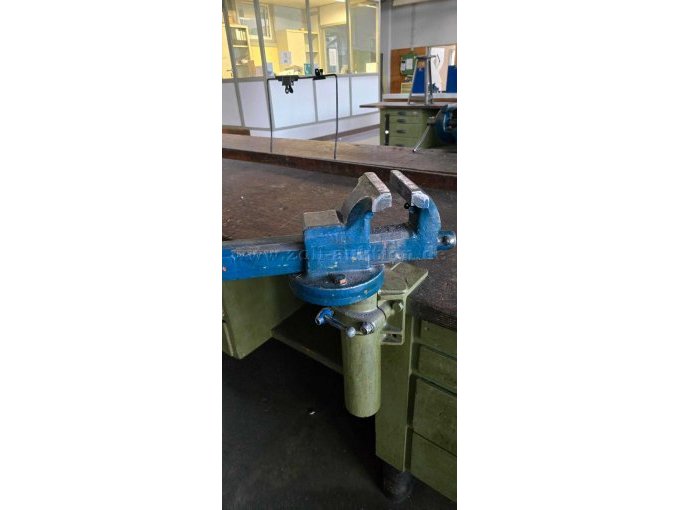 Schraubstock mit Höheneinstellung